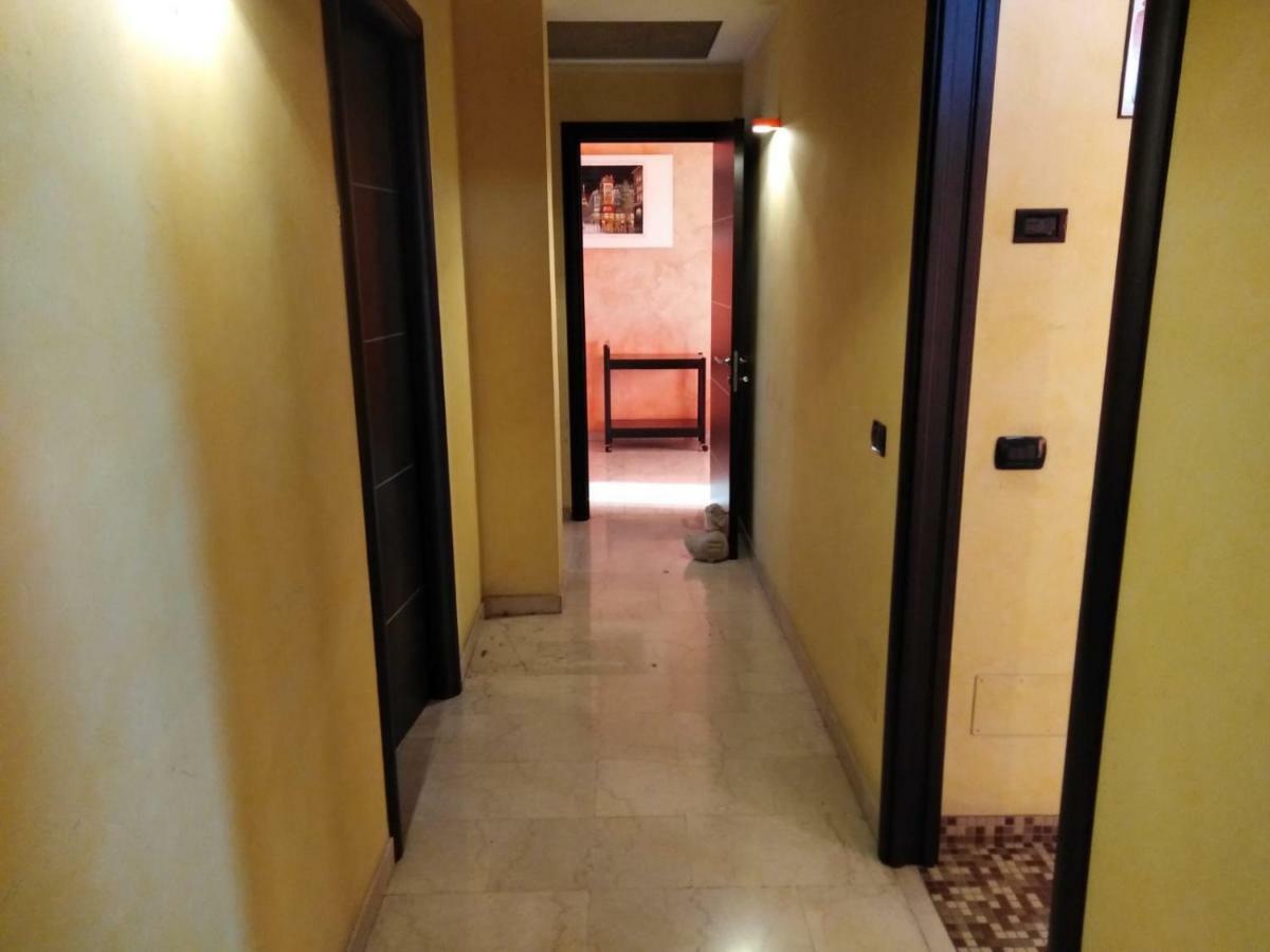 Residence Taverna Piacenza Bagian luar foto