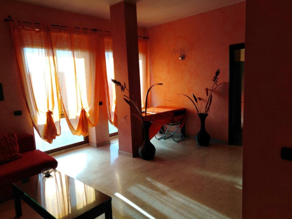 Residence Taverna Piacenza Bagian luar foto